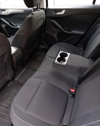 Ford Focus cena 55800 przebieg: 149000, rok produkcji 2019 z Legionowo małe 254